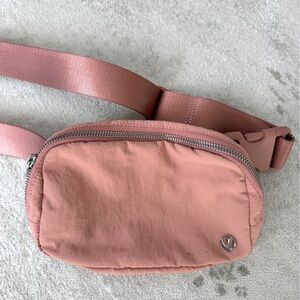 Lululemon Everywhere Belt Bag